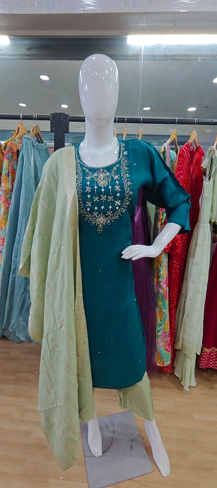 Green delicate work suit