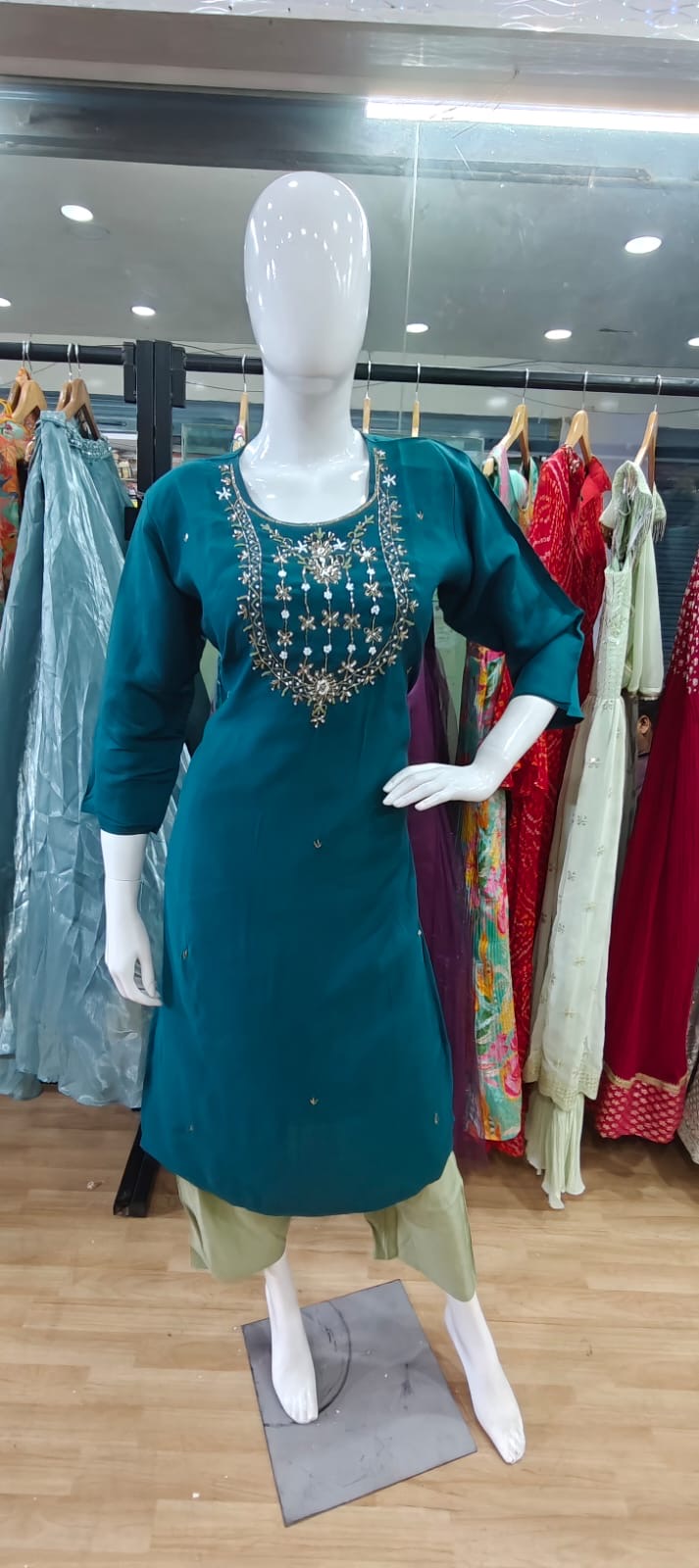 Green delicate work suit