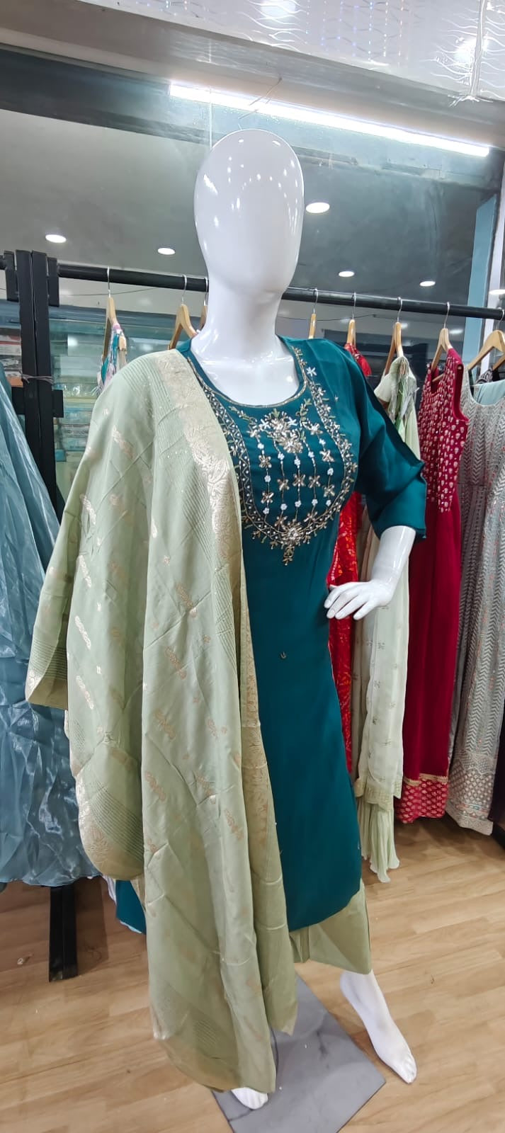 Green delicate work suit