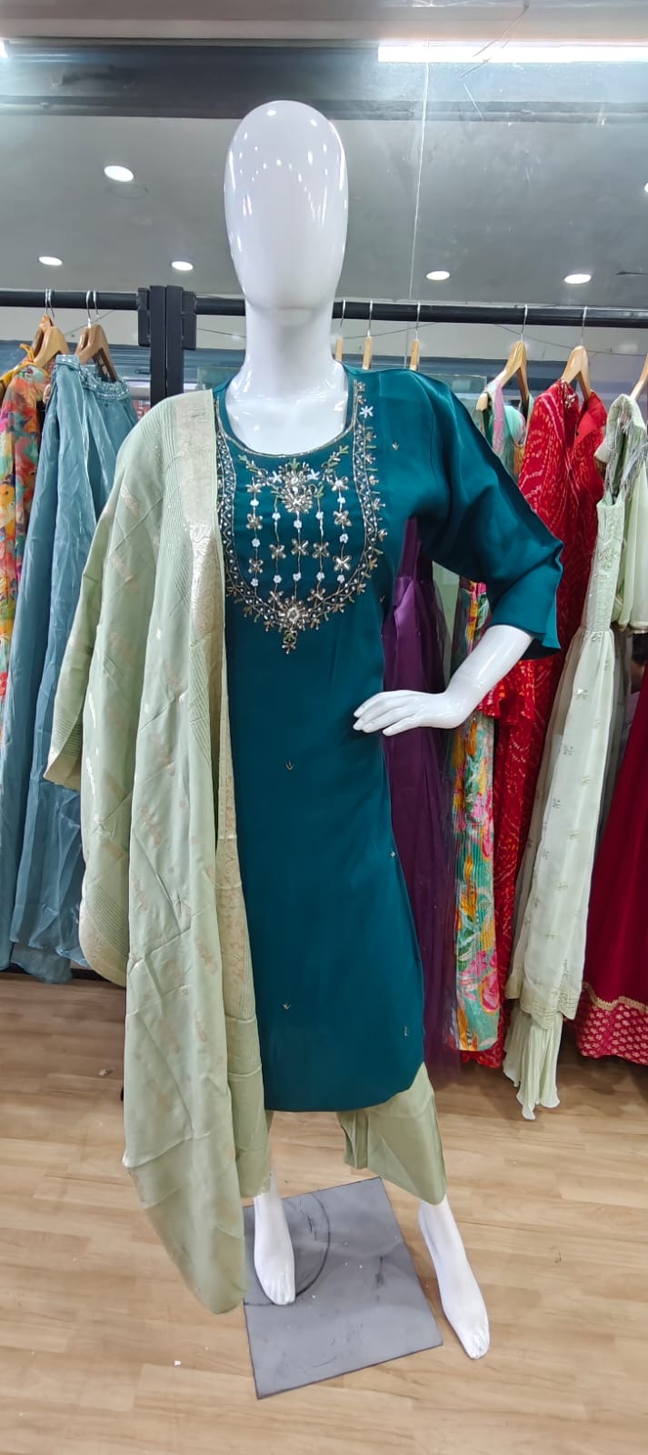 Green delicate work suit