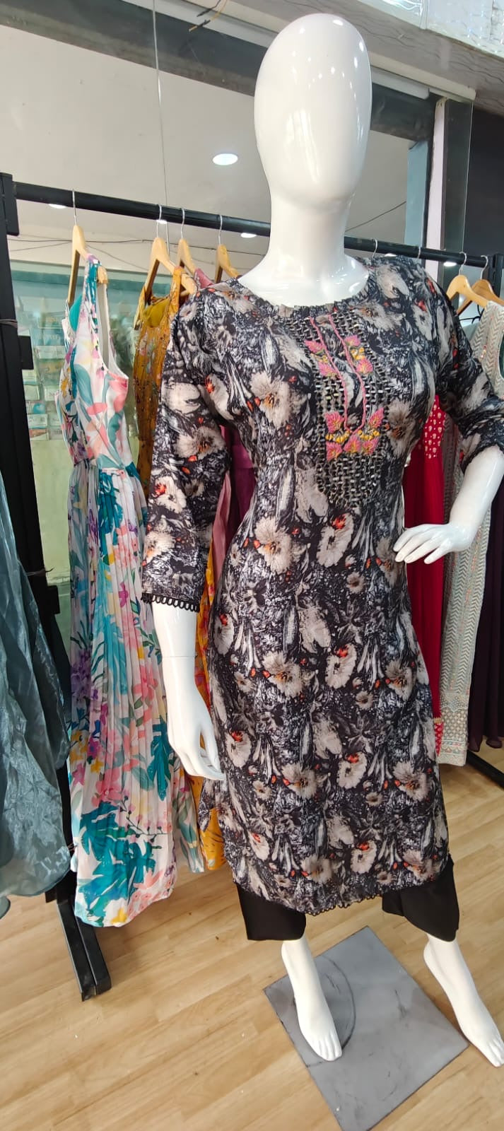 Abstract straight cut set