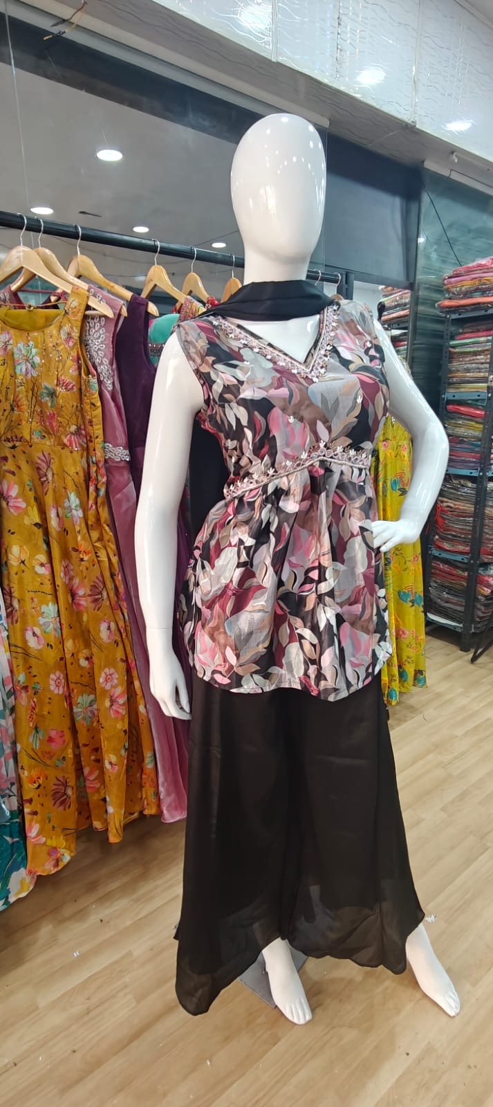 Abstract black peplum set