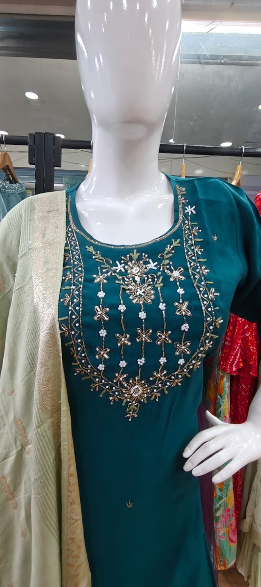Green delicate work suit
